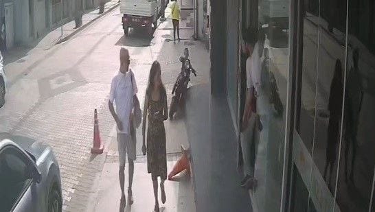 3 yaşındaki çocuk motosikleti çalıştırınca olan oldu 3 yaşındaki çocuk motosikleti çalıştırınca olan oldu