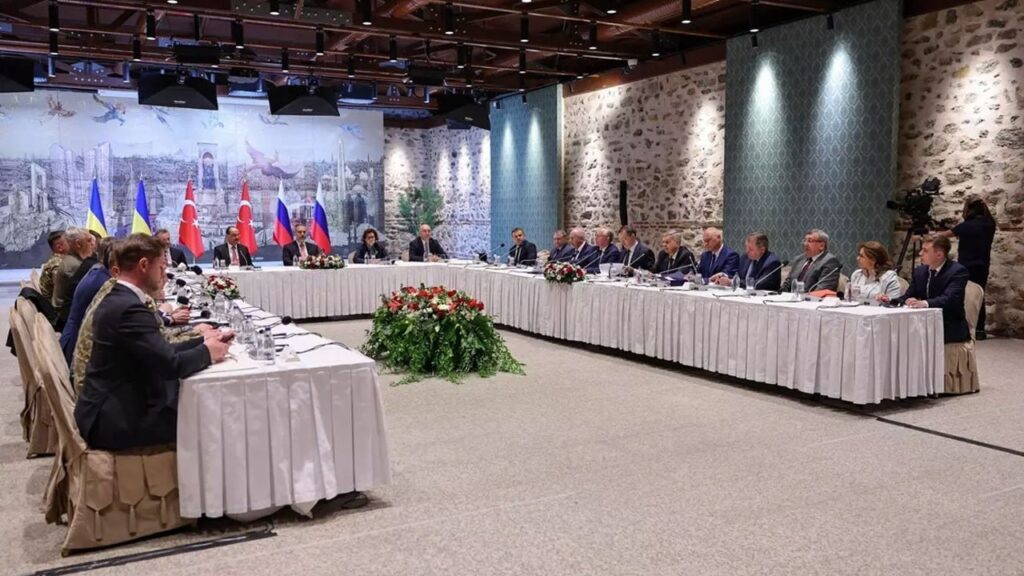 3 yıl sonra aynı masadalar! Bakan Hakan Fidan açılış konuşmasında adeta ders verdi