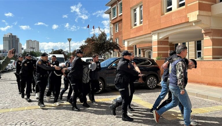 700 milyon liralık yasa dışı bahis vurgunu 700 milyon liralık yasa dışı bahis vurgunu