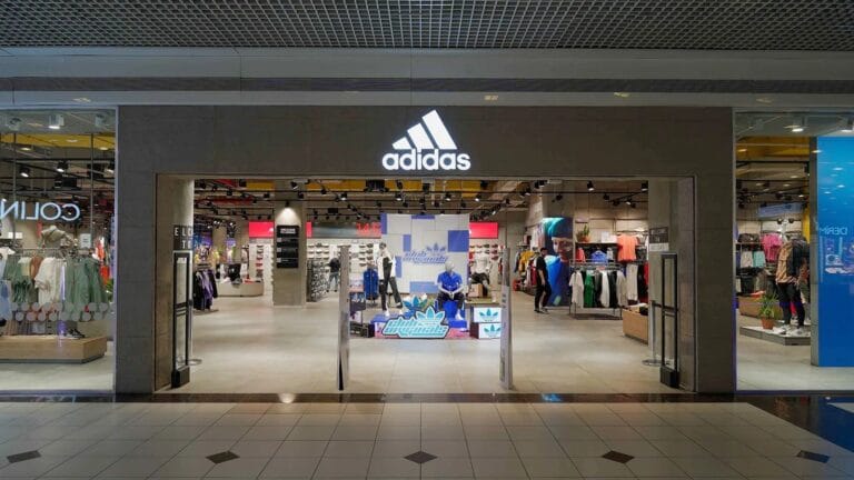 Adidas skandal haberi Türkiye’ye duyurdu! Adidas skandal haberi Türkiye’ye duyurdu!