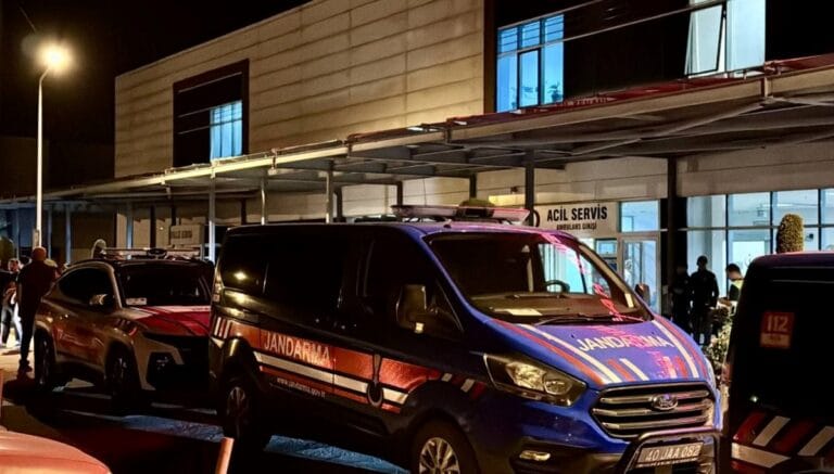 Alabora olan teknedeki dört kardeşten biri öldü Alabora olan teknedeki dört kardeşten biri öldü