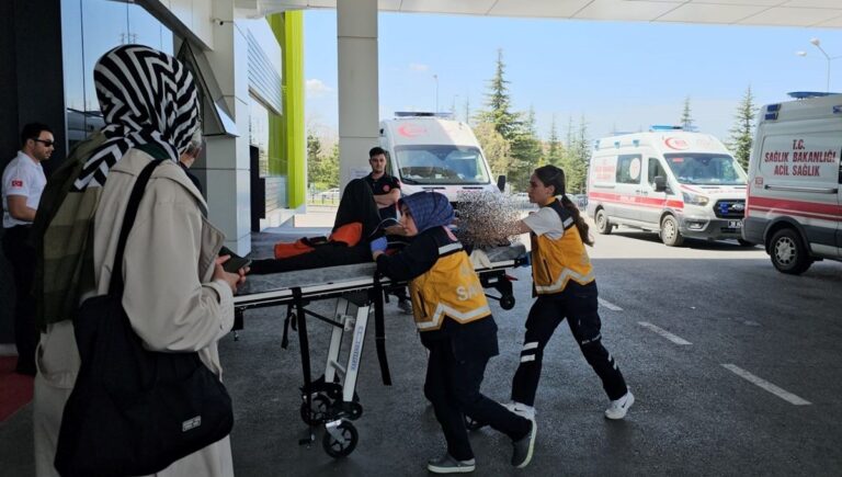 Av tüfeğiyle kendini vuran kişi ağır yaralandı