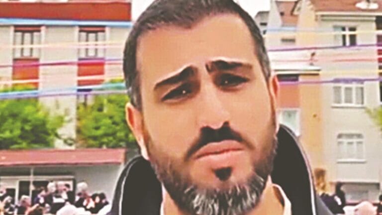 Aytaç öğretmene azgın azınlıktan çirkin saldırı! İslam’ı anlattı linç edildi Aytaç öğretmene azgın azınlıktan çirkin saldırı! İslam’ı anlattı linç edildi
