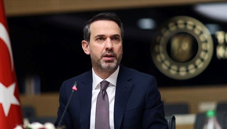 Bakan Bayraktar: Suriye’ye 3 ay içinde doğalgaz vereceğiz Bakan Bayraktar: Suriye’ye 3 ay içinde doğalgaz vereceğiz