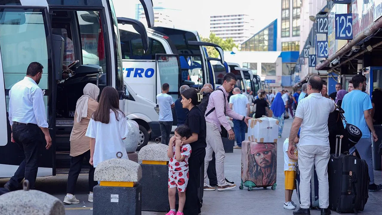 Bakan Ersoy’dan açıklama geldi: Kurban Bayramı tatili 9 gün olacak mı?