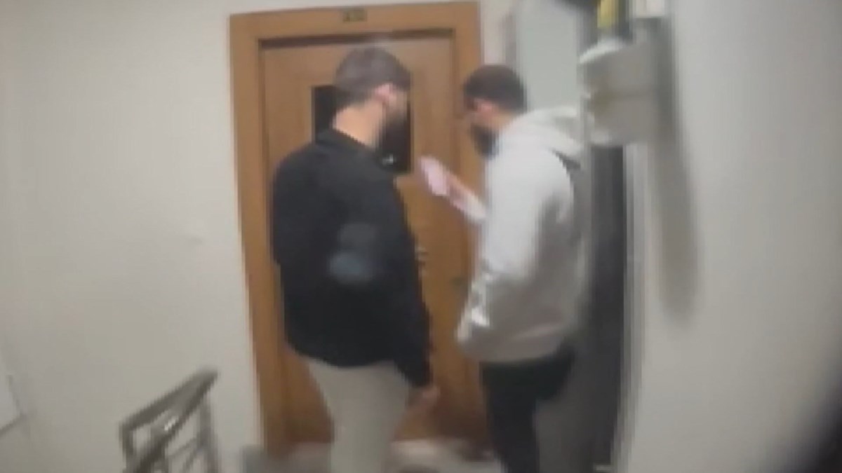 Dolandırıcılar apartmanları tek tek geziyor.