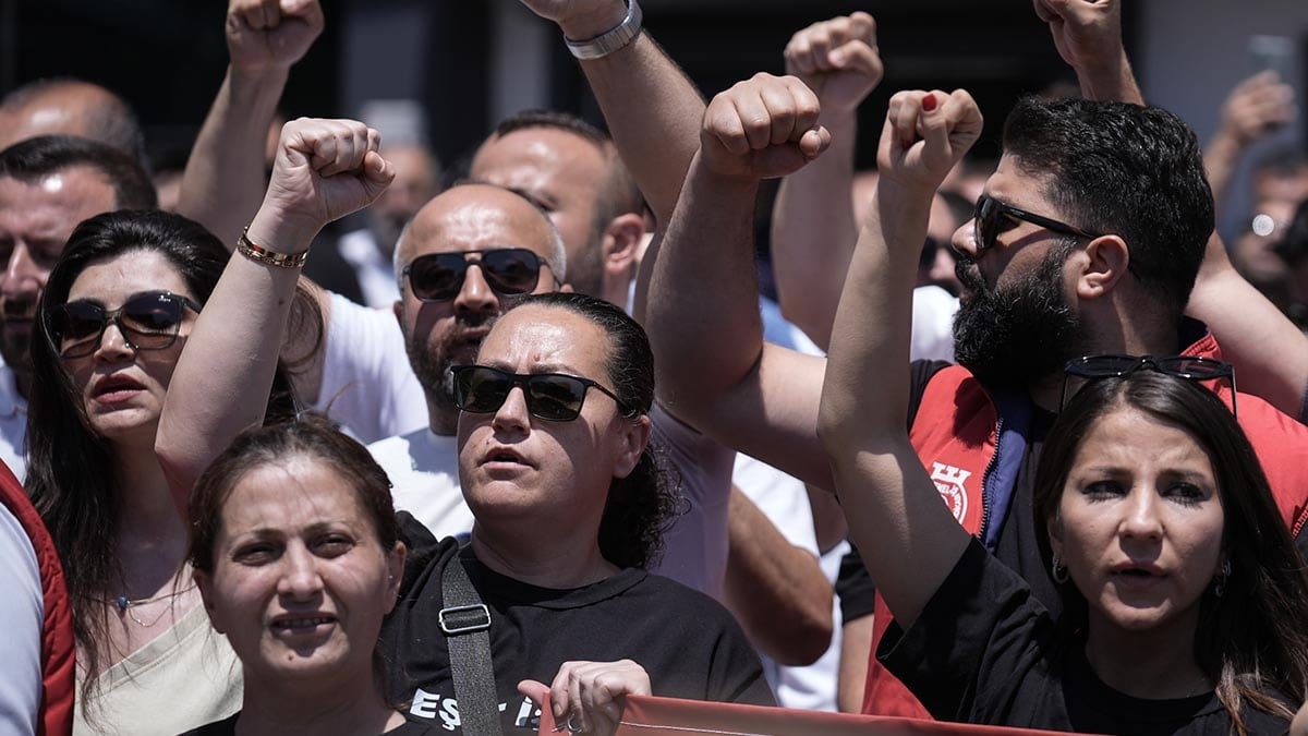 Belediye ile sendika anlaşamadı: 23 bin kişi iş bırakıyor Belediye ile sendika anlaşamadı: 23 bin kişi iş bırakıyor