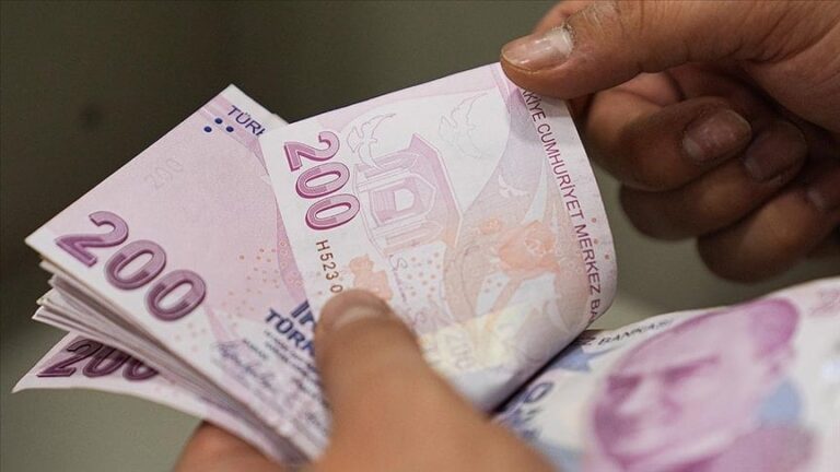 CHP Genel Başkan Yardımcısı: ‘Emeklinin ikramiyesinden 274 dolar buhar olup uçtu’ CHP Genel Başkan Yardımcısı: ‘Emeklinin ikramiyesinden 274 dolar buhar olup uçtu’