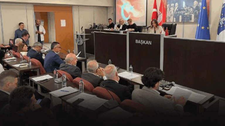 CHP, kendi içinde de fitne fesat yuvası olmuş… Birbirlerinin kuyusunu kazmışlar!