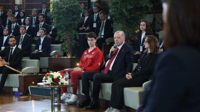 Cumhurbaşkanı Erdoğan gençlerle buluştu! Flaş ‘Terörsüz Türkiye’ mesajı Cumhurbaşkanı Erdoğan gençlerle buluştu! Flaş ‘Terörsüz Türkiye’ mesajı