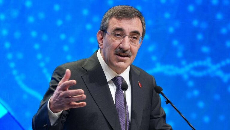 Cumhurbaşkanı Yardımcısı Yılmaz büyüme verilerini değerlendirdi Cumhurbaşkanı Yardımcısı Yılmaz büyüme verilerini değerlendirdi