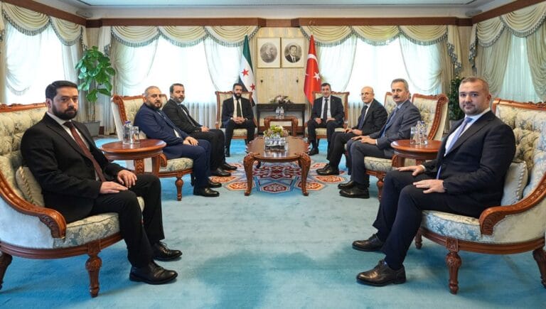 Cumhurbaşkanı Yardımcısı Yılmaz, Suriye Cumhurbaşkanı Şara ile görüştü Cumhurbaşkanı Yardımcısı Yılmaz, Suriye Cumhurbaşkanı Şara ile görüştü