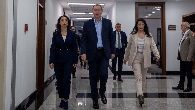 DEM Parti heyeti siyasi parti turunda: MHP’yi ziyaret tarihi belli oldu DEM Parti heyeti siyasi parti turunda: MHP’yi ziyaret tarihi belli oldu