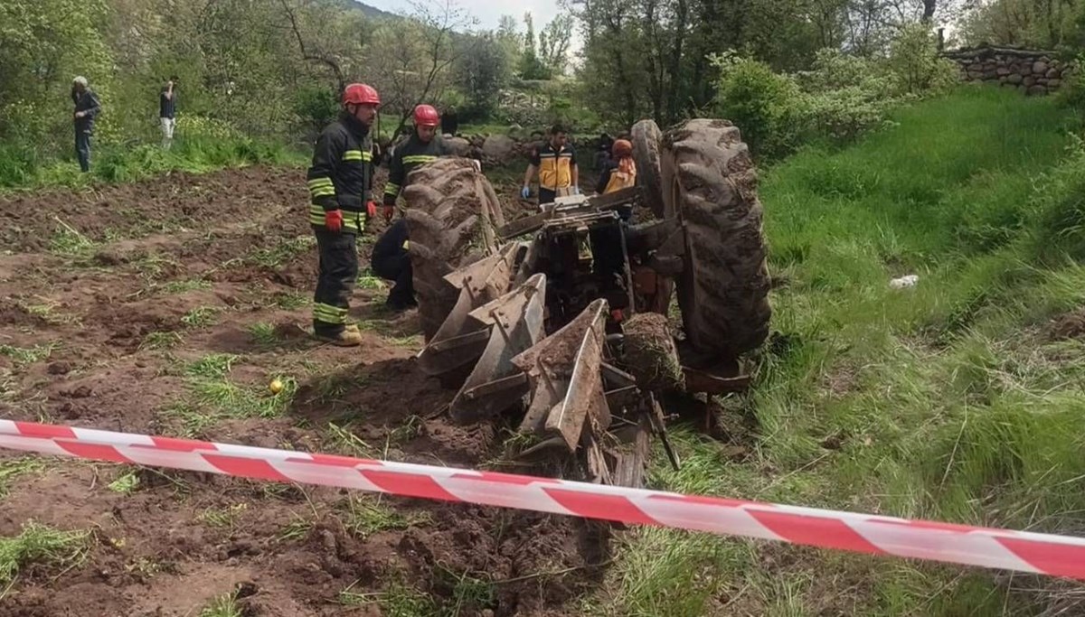 Devrilen traktörün altında kaldı, hayatını kaybetti