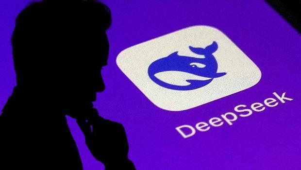 Doğru düzgün bir fotoğrafı bile yok! Piyasaları tepetaklak eden DeepSeek’in arkasında kim var? ‘Bana memlekete dönüp saklanacağını söyledi’