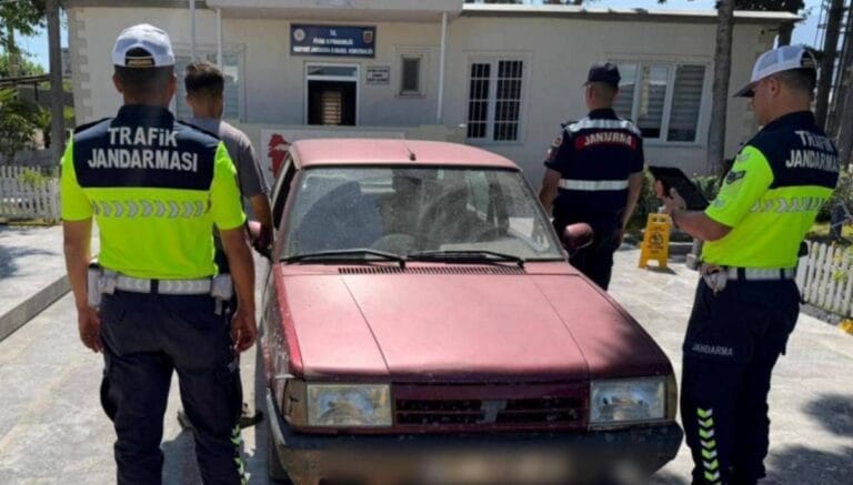 Drift yapan iki sürücüye ceza yağdı Drift yapan iki sürücüye ceza yağdı