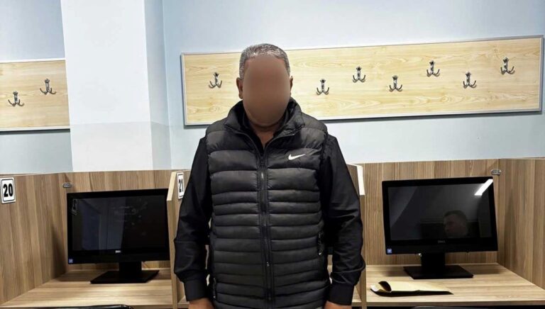 Ehliyet sınavında kopya: Kulaklık hastanede çıkarıldı