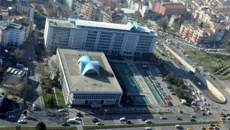 Ekrem İmamoğlu’nun kayıp cep telefonu sim kartsız ele geçirildi Ekrem İmamoğlu’nun kayıp cep telefonu sim kartsız ele geçirildi
