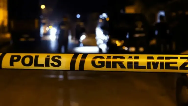Eski sevgilisini ve kardeşini silahla yaraladı: Saldırgan darbedildi Eski sevgilisini ve kardeşini silahla yaraladı: Saldırgan darbedildi