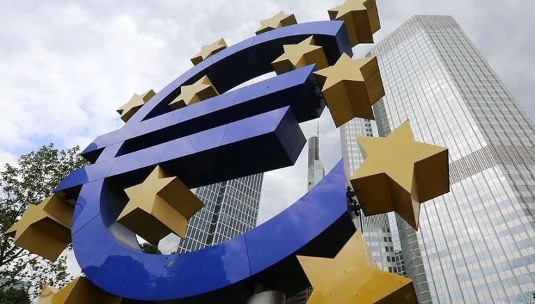 Euro Bölgesi’nde yataya yakın büyüme