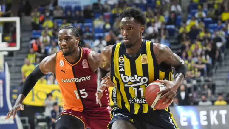Fenerbahçe Beko, Galatasaray’ı farklı mağlup etti!