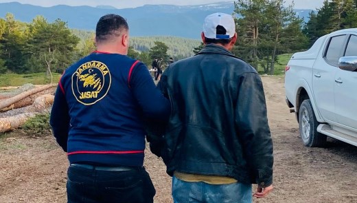 Firari cinsel istismar hükümlüsü ormanda yakalandı