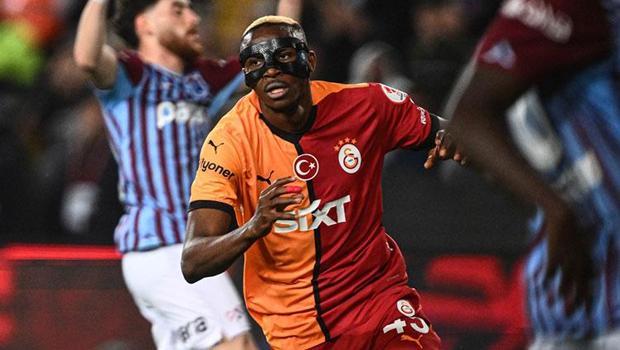 Galatasaray taraftarı Osimhen’i istedi! Dursun Özbek’e tezahürat