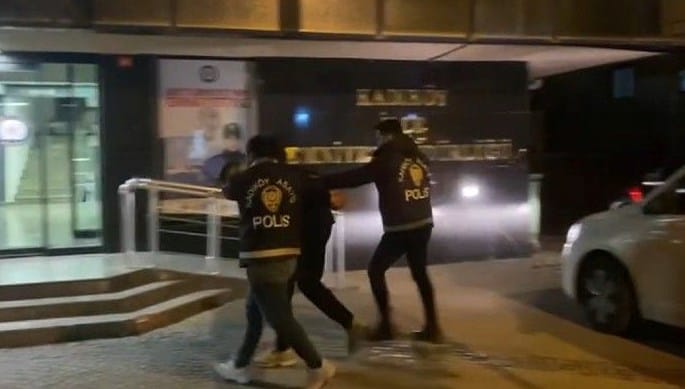 Galatasaray taraftarını silahla yaralayan kişi tutuklandı Galatasaray taraftarını silahla yaralayan kişi tutuklandı