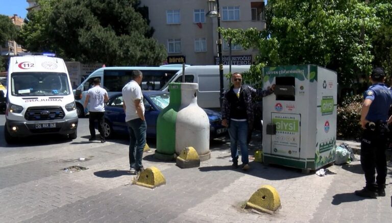 Giysi kumbarasında mahsur kaldı, itfaiye kurtardı