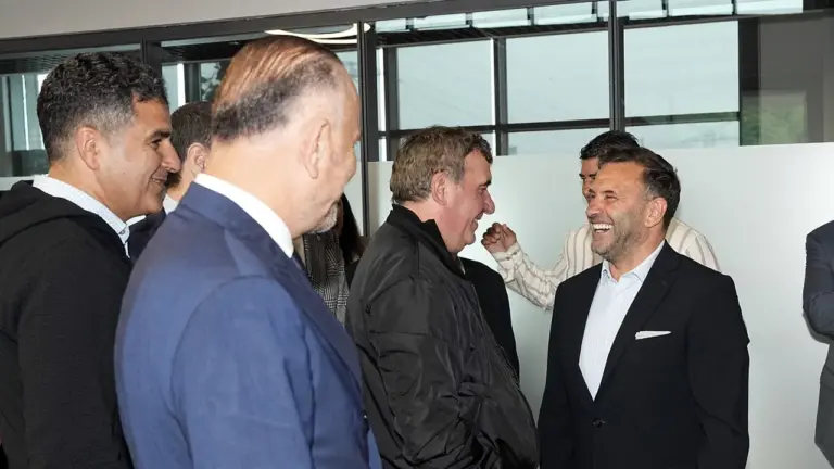 Hagi ve Popescu, Galatasaraylı taraftarlarla buluştu