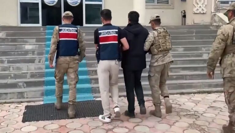 Hakkari ve Van’da 339 kilogram uyuşturucu ele geçirildi