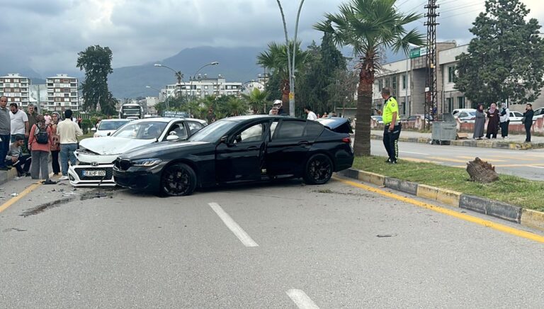 Hatay’da feci kaza: 5 kişi yaralandı