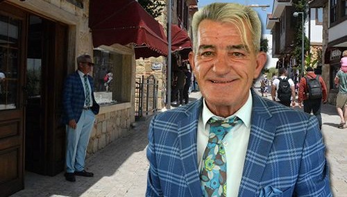 Hiç eğitim almadan 11 dil öğrendi: Ellerime yazarak başladım