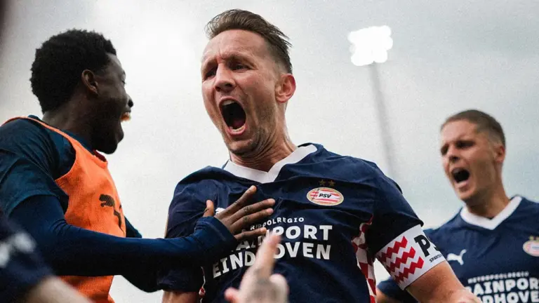 Hollanda’da şampiyon PSV Eindhoven: 9 puan geriden geldiler! Hollanda’da şampiyon PSV Eindhoven: 9 puan geriden geldiler!