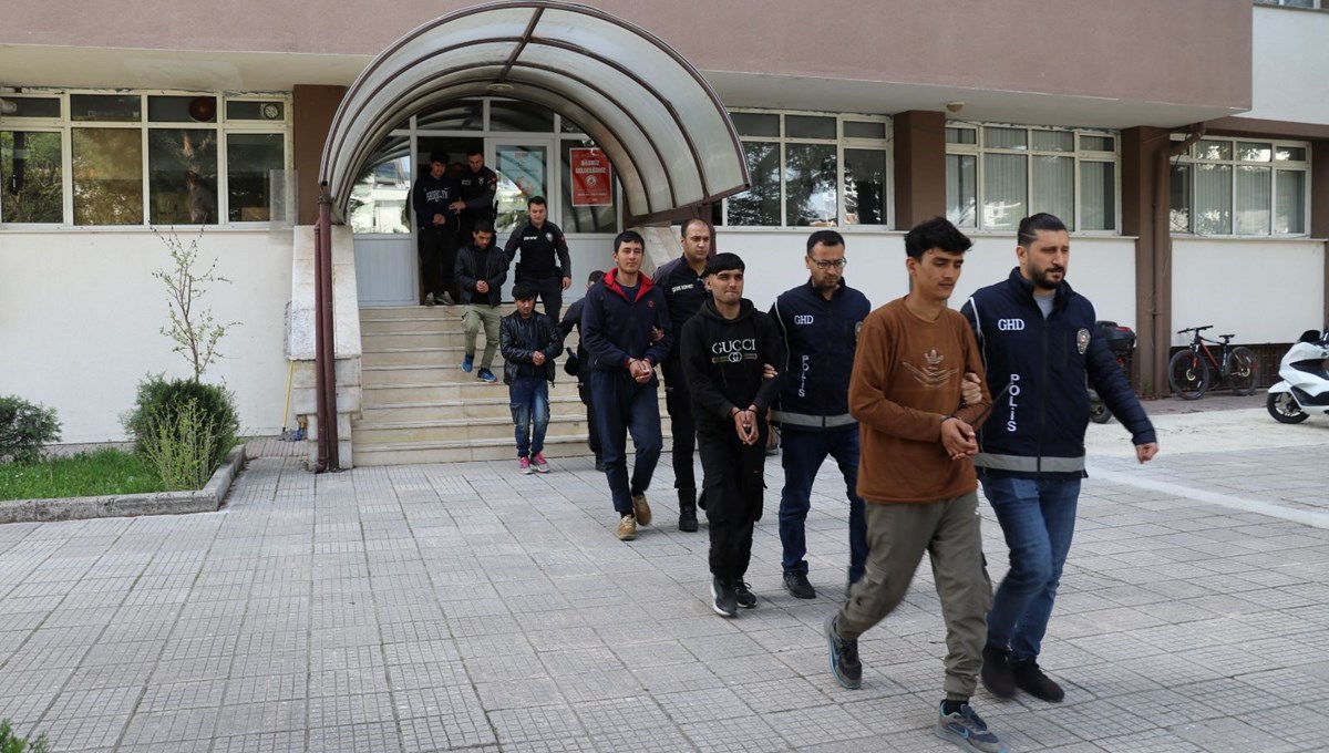 İki ilde 38 düzensiz göçmen yakalandı