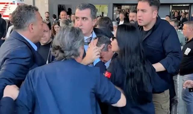 Özgür Özel’in tokatı yediği en net görüntüsü… Özgür Özel’in tokatı yediği en net görüntüsü…