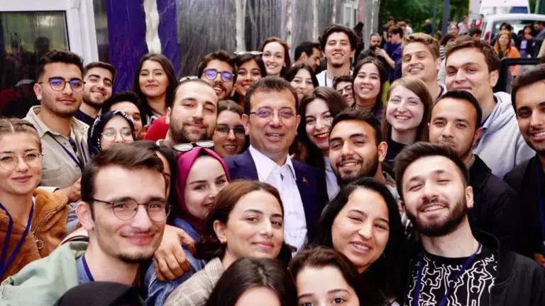 İmamoğlu gençlere seslendi: ‘En çok korktukları şeyi yapacağız’