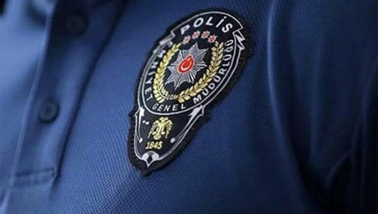 İstanbul Emniyet Müdürlüğünden plakası kapatılan polis otobüsü açıklaması: İnceleme başlatıldı İstanbul Emniyet Müdürlüğünden plakası kapatılan polis otobüsü açıklaması: İnceleme başlatıldı