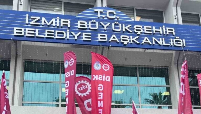 İzmir’de 23 bin işçi greve başladı İzmir’de 23 bin işçi greve başladı