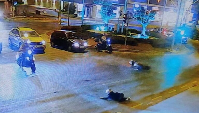 Kırmızı ışıkta ihlal kazayla sonuçlandı Kırmızı ışıkta ihlal kazayla sonuçlandı