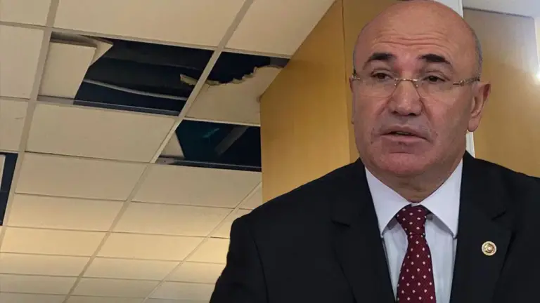 Mahmut Tanal çöken tavanı paylaştı: ‘Üniversite kayyum zihniyeti altında çürütülüyor’