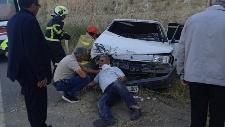 Mardin’de trafik kazası: 3’ü çocuk, 8 yaralı Mardin’de trafik kazası: 3’ü çocuk, 8 yaralı