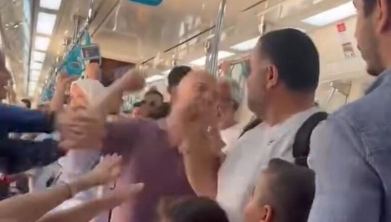 Marmaray’da yumruklu kavga Marmaray’da yumruklu kavga