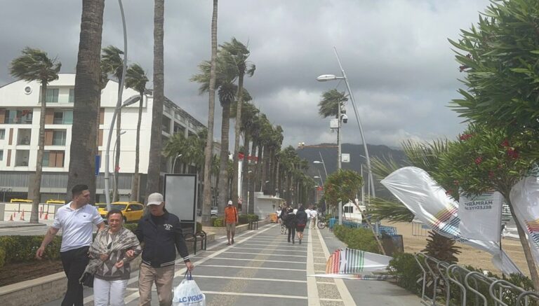 Marmaris’te kuvvetli rüzgar etkili oldu
