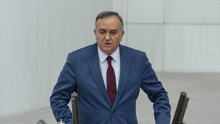 MHP’den sert tepki: Özgür Özel sırtından hançerlenirse şaşırmayın!