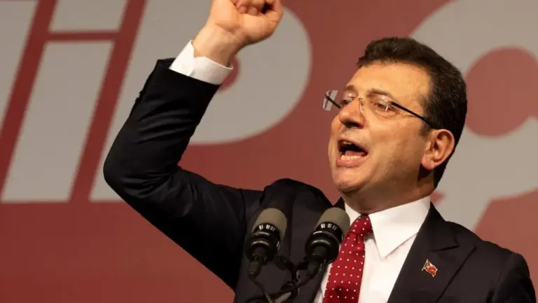 ‘Milletimizden çekinmeyin’ diyerek seslendi… PKK’nin ‘fesih’ kararı sonrası İmamoğlu’ndan iktidara çağrı: ‘Barış artık yüce Meclis çatısı altında yeşermeli’ ‘Milletimizden çekinmeyin’ diyerek seslendi… PKK’nin ‘fesih’ kararı sonrası İmamoğlu’ndan iktidara çağrı: ‘Barış artık yüce Meclis çatısı altında yeşermeli’