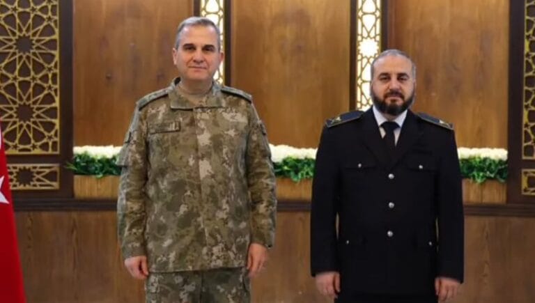 MSB’den Suriye’ye ziyaret: Askeri heyet Suriye Savunma Bakanı ile görüştü MSB’den Suriye’ye ziyaret: Askeri heyet Suriye Savunma Bakanı ile görüştü