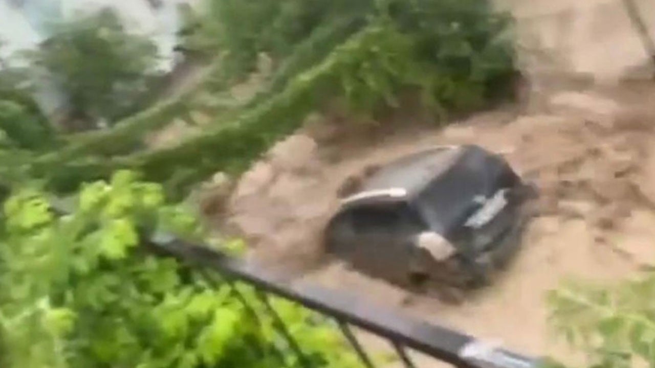 O ilimizde sağanak hayatı felç etti