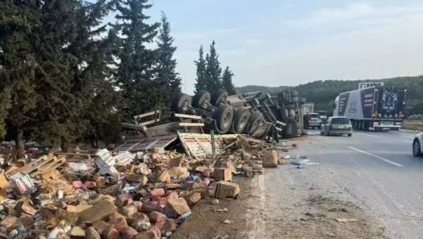 Otoyol savaş alanına döndü: Mersin’de feci kaza Otoyol savaş alanına döndü: Mersin’de feci kaza