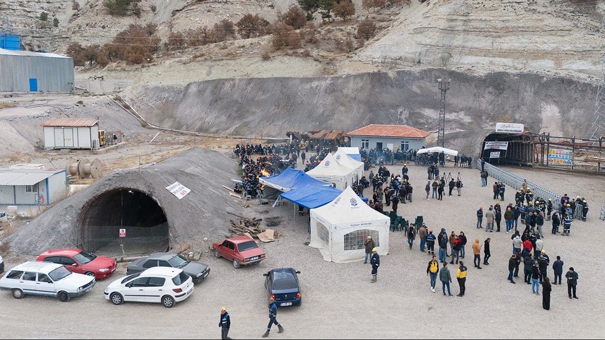 Özelleştirme usule aykırı Özelleştirme usule aykırı